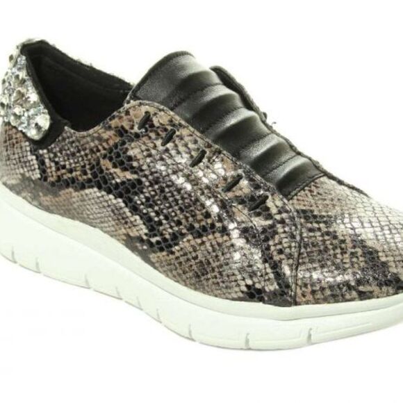 SESTO MEUCCI CUPID SNEAKER Size 6.5M. Snakeskin w/clear stones for bling. EUC! - Picture 1 of 7